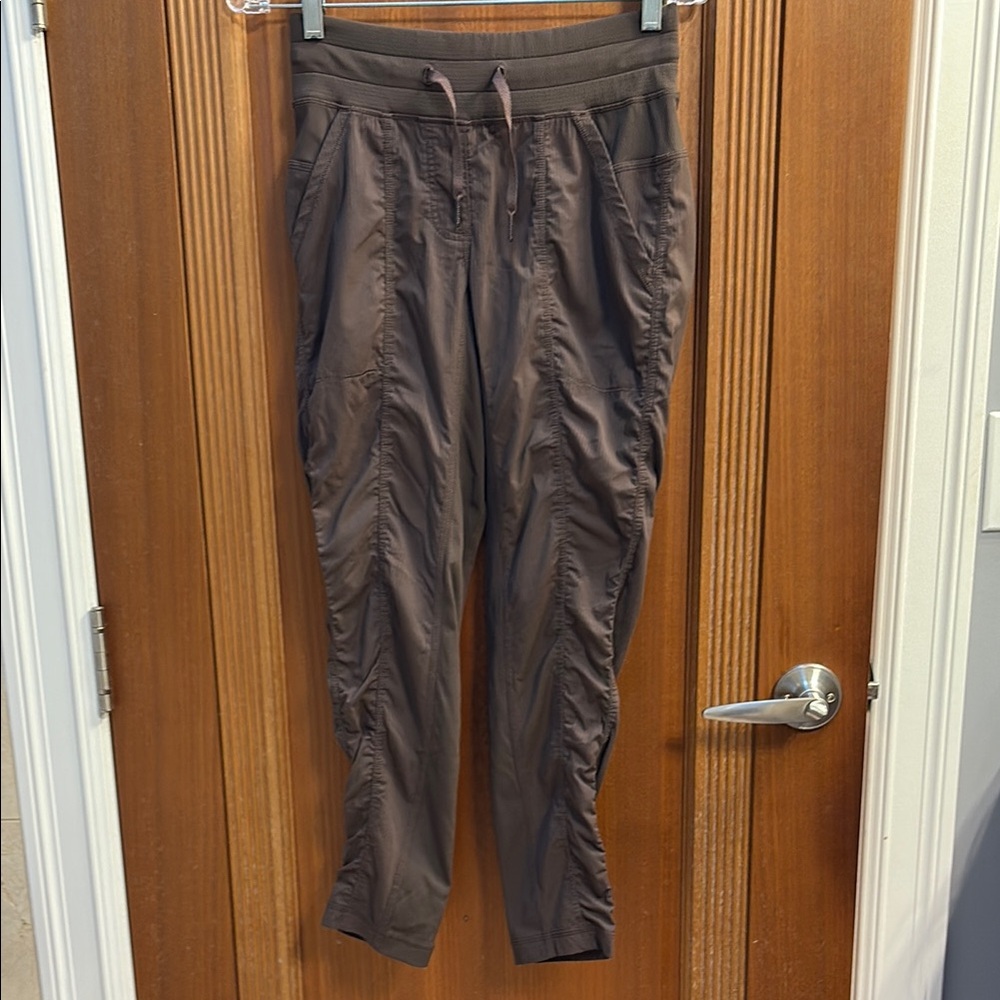 lululemon athletica Brown Dance Studio Pant. Size 2